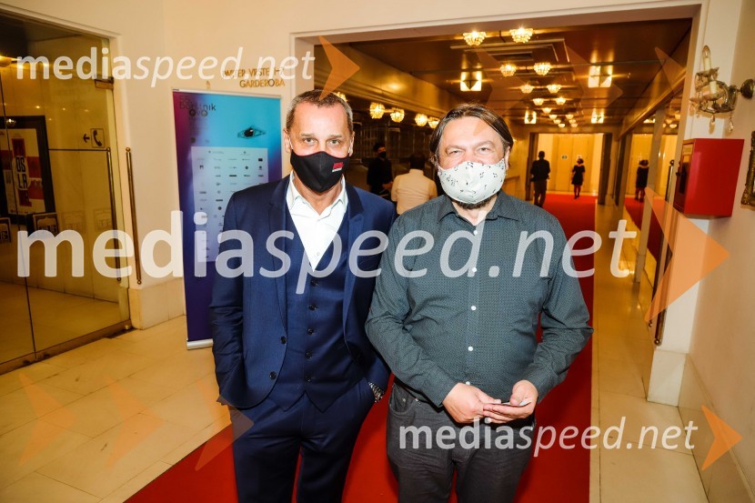  Danilo Rošker, direktor SNG Maribor;  Damir Orehovec, ravnatelj OŠ Marti Konšak in vodja svetniške skupine SMCPodelitev Borštnikovega prstana Petru Boštjančiču, 55. Borštnikovo srečanje