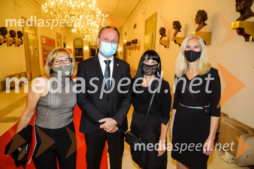  Duška Medved; dr. Samo Peter Medved,  podžupan, Mestna občina Maribor ; mag.  Helena  Cvikl, predavateljica na Fakulteti za turistične študije;  ... Podelitev Borštnikovega prstana Petru Boštjančiču, 55. Borštnikovo srečanje