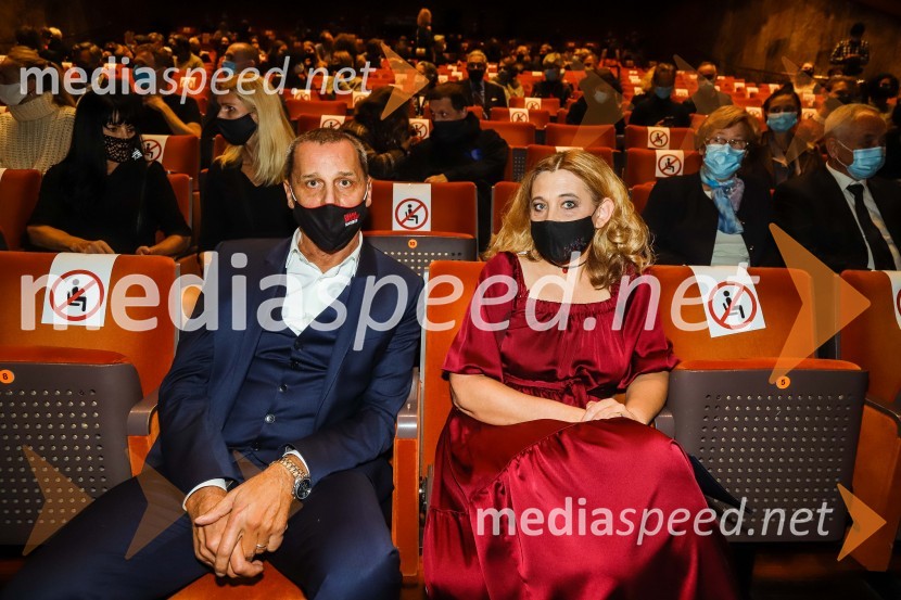  Danilo Rošker, direktor SNG Maribor;  Ignacija  Fridl Jarc, državna sekretarka na Ministrstvu za kulturo RSPodelitev Borštnikovega prstana Petru Boštjančiču, 55. Borštnikovo srečanje