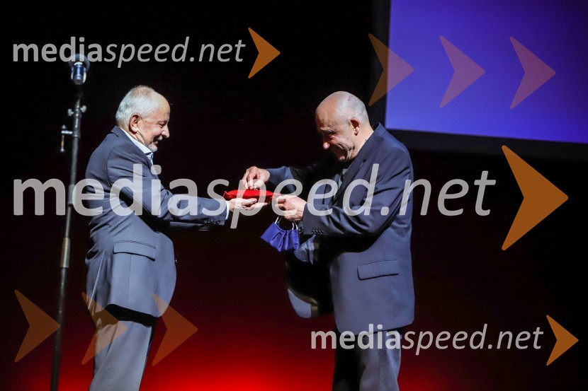  Peter Ternovšek, igralec;  Peter Boštjančič, igralecPodelitev Borštnikovega prstana Petru Boštjančiču, 55. Borštnikovo srečanje