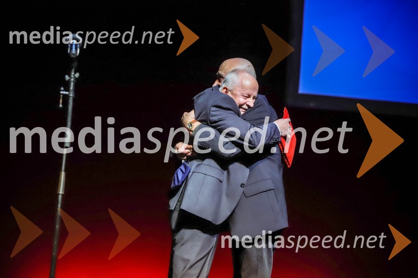  Peter Ternovšek, igralec;  Peter Boštjančič, igralecPodelitev Borštnikovega prstana Petru Boštjančiču, 55. Borštnikovo srečanje