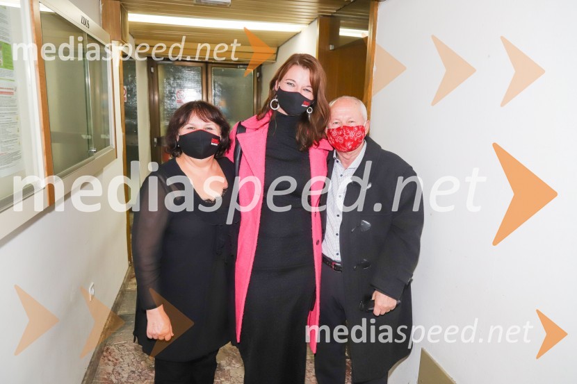  Irena Varga, igralka;  Maja Borin, dramaturginja;  Peter TrnovšekPodelitev Borštnikovega prstana Petru Boštjančiču, 55. Borštnikovo srečanje