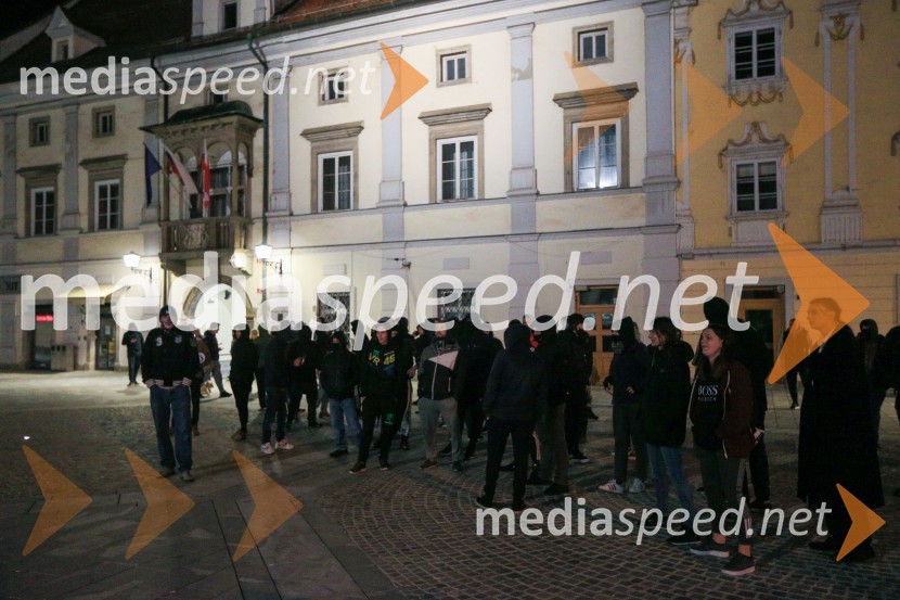 Protesti proti policijski uri v Mariboru