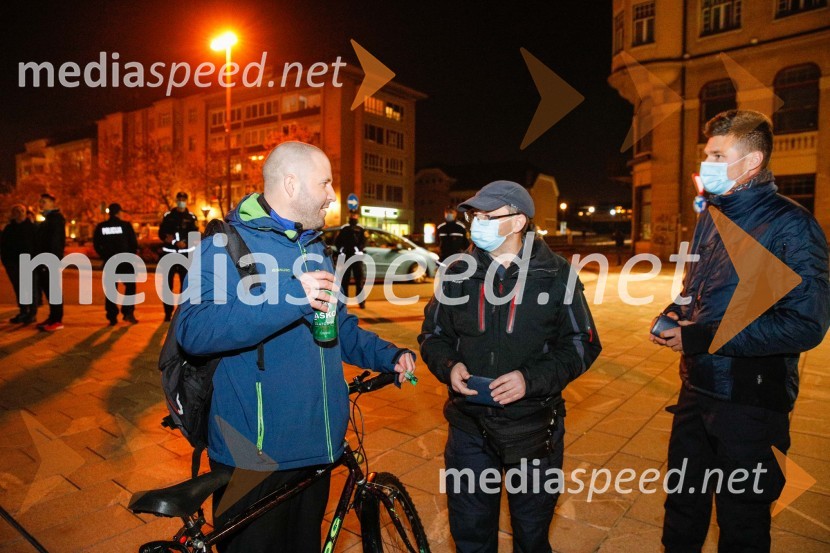 Protesti proti policijski uri v Mariboru