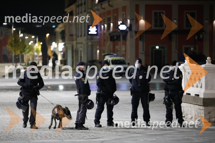 Protesti proti policijski uri v Mariboru