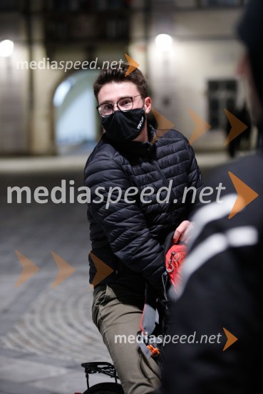  Miha Dajčman, novinar, VečerProtesti proti policijski uri v Mariboru