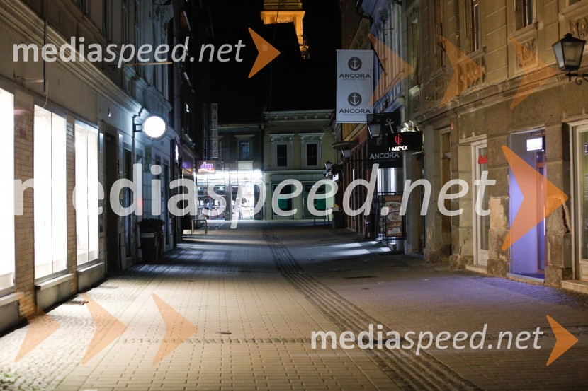 Drugi dan protestov proti policijski uri