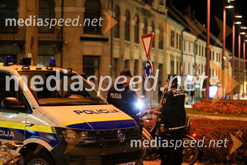 Drugi dan protestov proti policijski uri