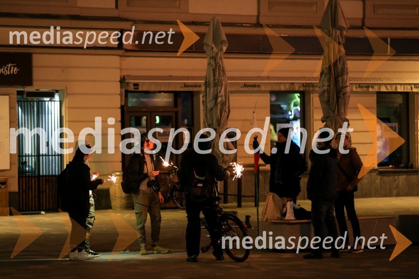 Drugi dan protestov proti policijski uri