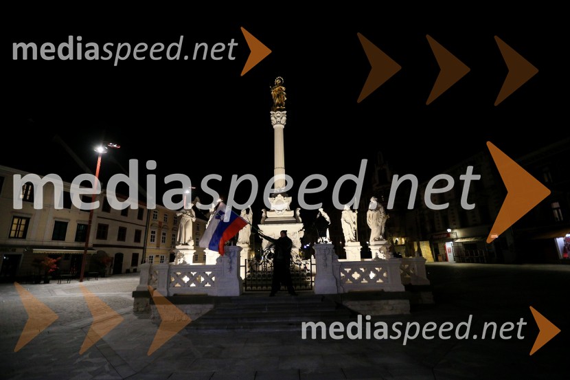 Drugi dan protestov proti policijski uri