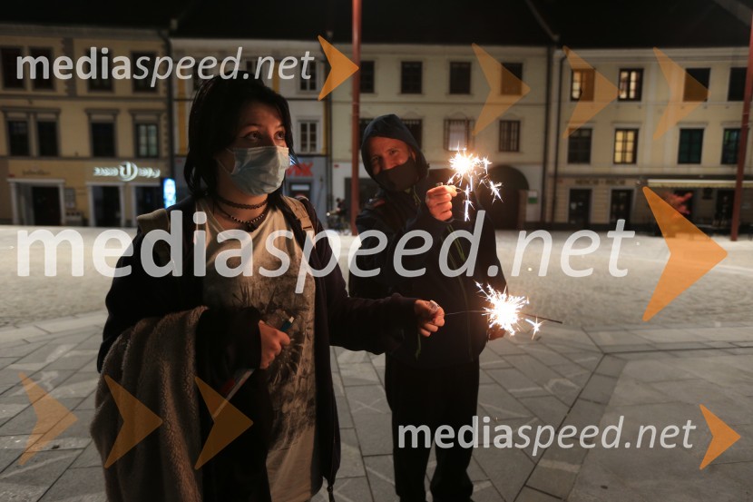 Drugi dan protestov proti policijski uri