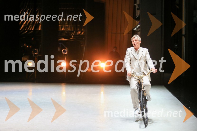  Bojan Maroševič, igralecNanine pesmi, backstage snemanja predstave v SNG Maribor