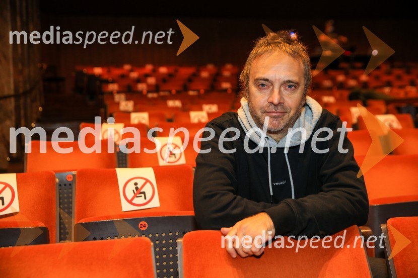  Jani Hace, glasbenikNanine pesmi, backstage snemanja predstave v SNG Maribor