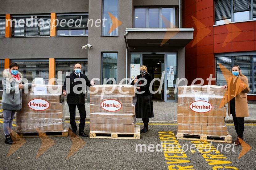  Blanka Žerjav, vodja službe za kadre in nagrajevanje, Henkel Adria regija;  Gregor Majcen, vodja proizvodnje, Henkel Maribor;  mag. soc. del., spec. Marjana Bravc, direktorica Centra za socialno delo Maribor ;  Julija Lojen Baltič, specialistka za komuniciranje, Henkel MariborHenkel predstavil prvi električni dostavnik in doniral CSD Maribor