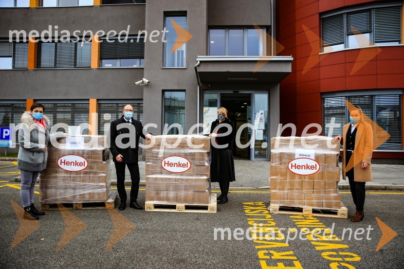  Blanka Žerjav, vodja službe za kadre in nagrajevanje, Henkel Adria regija;  Gregor Majcen, vodja proizvodnje, Henkel Maribor;  mag. soc. del., spec. Marjana Bravc, direktorica Centra za socialno delo Maribor ;  Julija Lojen Baltič, specialistka za komuniciranje, Henkel MariborHenkel predstavil prvi električni dostavnik in doniral CSD Maribor