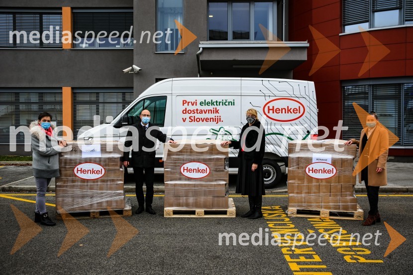  Blanka Žerjav, vodja službe za kadre in nagrajevanje, Henkel Adria regija;  Gregor Majcen, vodja proizvodnje, Henkel Maribor;  mag. soc. del., spec. Marjana Bravc, direktorica Centra za socialno delo Maribor ;  Julija Lojen Baltič, specialistka za komuniciranje, Henkel MariborHenkel predstavil prvi električni dostavnik in doniral CSD Maribor