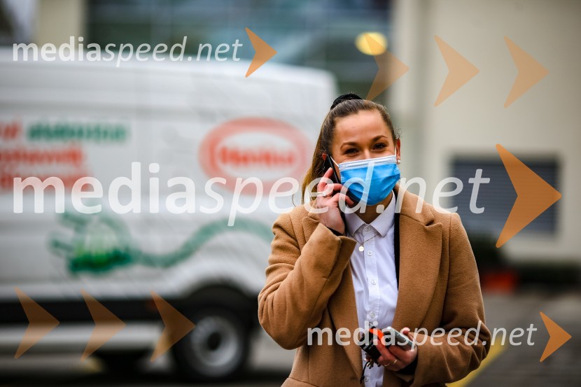  Julija Lojen Baltič, specialistka za komuniciranje, Henkel MariborHenkel predstavil prvi električni dostavnik in doniral CSD Maribor