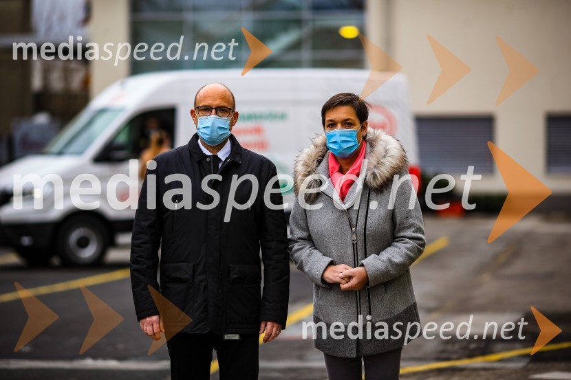  Gregor Majcen, vodja proizvodnje, Henkel Maribor;  Blanka Žerjav, vodja službe za kadre in nagrajevanje, Henkel Adria regijaHenkel predstavil prvi električni dostavnik in doniral CSD Maribor