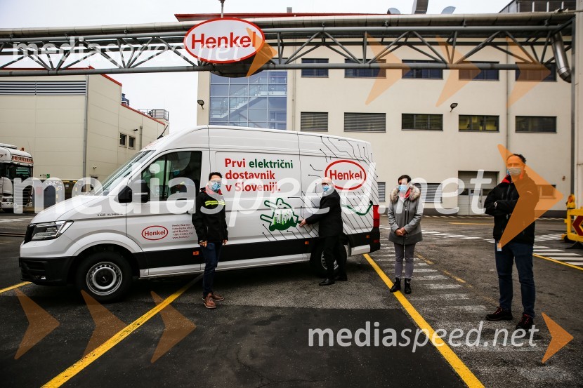  Matej Ribič, Henkel Maribor d.o.o.;  Gregor Majcen, vodja proizvodnje, Henkel Maribor;  Blanka Žerjav, vodja službe za kadre in nagrajevanje, Henkel Adria regija;  ... Henkel predstavil prvi električni dostavnik in doniral CSD Maribor