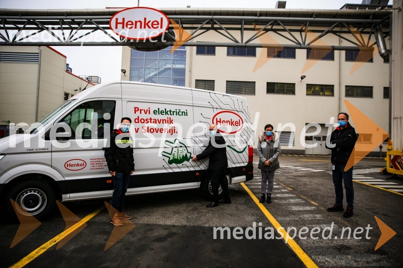  Matej Ribič, Henkel Maribor d.o.o.;  Gregor Majcen, vodja proizvodnje, Henkel Maribor;  Blanka Žerjav, vodja službe za kadre in nagrajevanje, Henkel Adria regija;  ... Henkel predstavil prvi električni dostavnik in doniral CSD Maribor