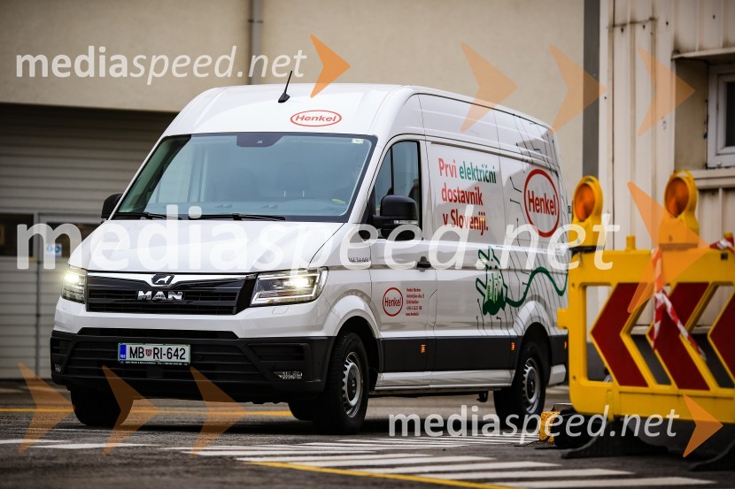 MAN e-TGE, prvi električni dostavnik v Sloveniji, pri Henkel MariborHenkel predstavil prvi električni dostavnik in doniral CSD Maribor