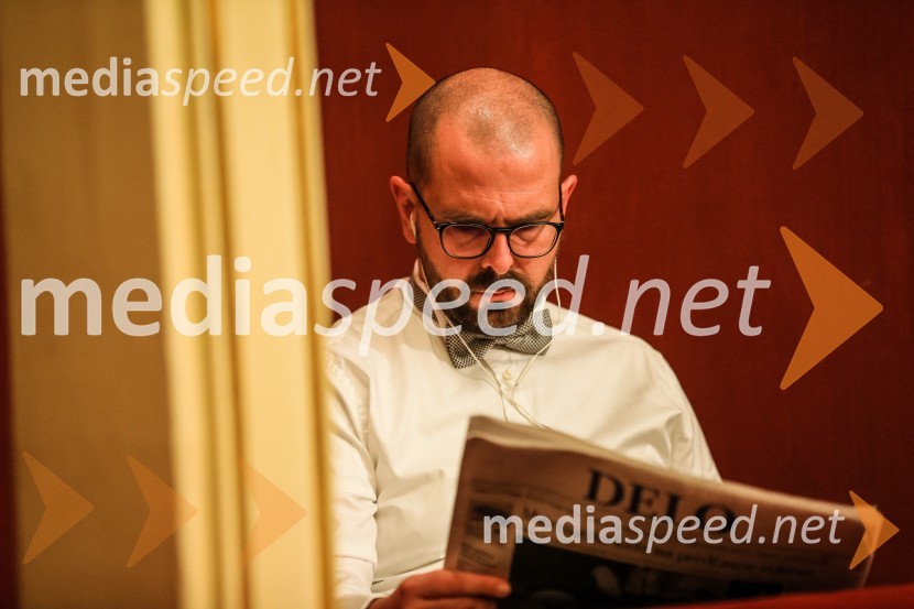  Marko Mandir, operni pevec, predsednik Hrvaškega kulturnega društva v MariboruBožični koncert zbora Opere SNG Maribor