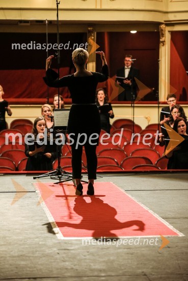  Zsuzsa Budavari Novak, zborovodkinjaBožični koncert zbora Opere SNG Maribor