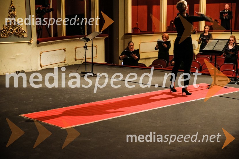  Zsuzsa Budavari Novak, zborovodkinjaBožični koncert zbora Opere SNG Maribor