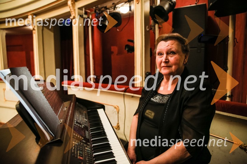  Olga Pečeny, pianistkaBožični koncert zbora Opere SNG Maribor