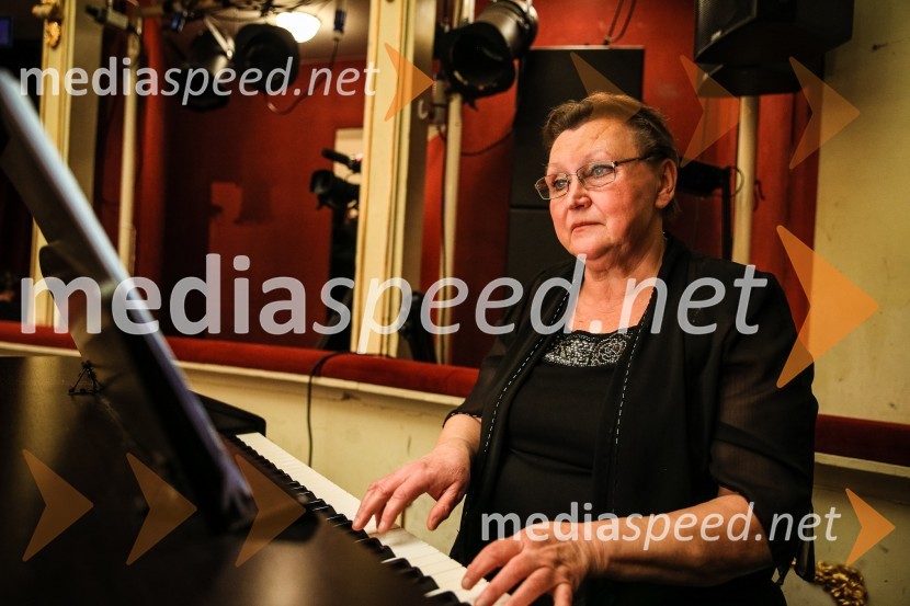  Olga Pečeny, pianistkaBožični koncert zbora Opere SNG Maribor