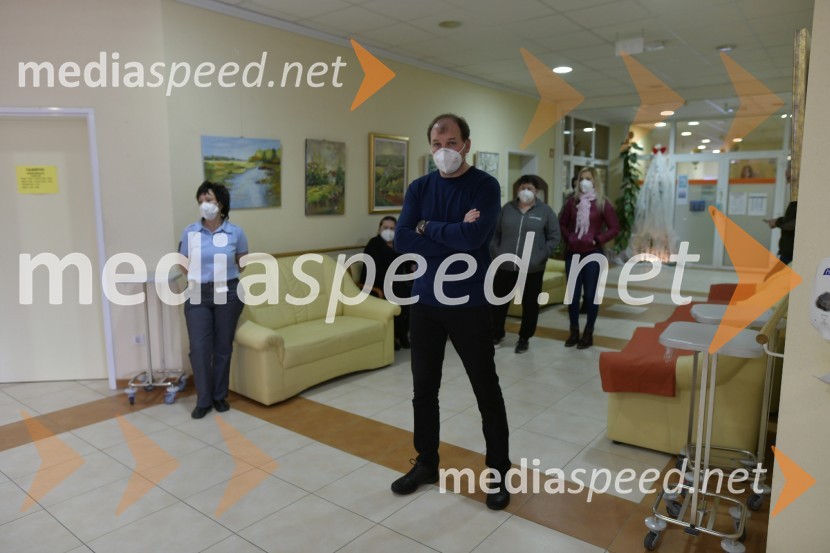  Zlatko Gričnik, direktor, Dom sv. Lenarta, LenartV Sloveniji pričetek cepljenja proti novemu korona virusu Covid19