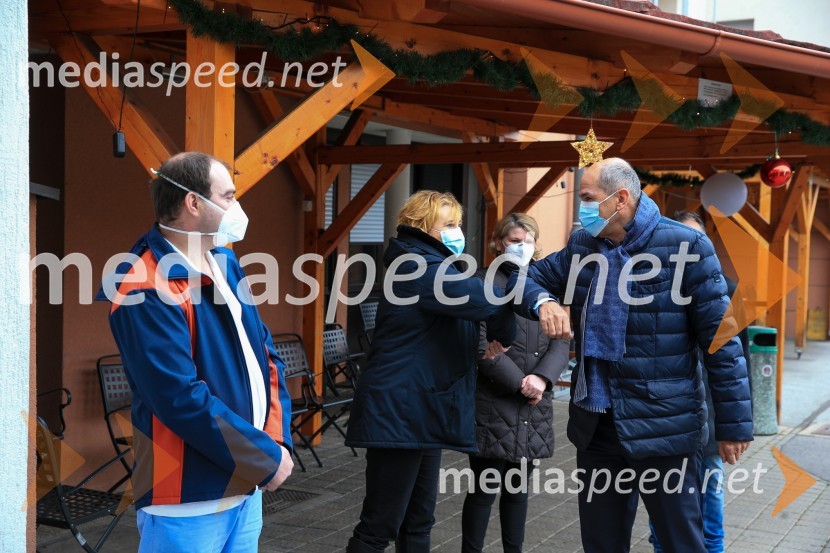  Janez Janša, predsednik vlade RSV Sloveniji pričetek cepljenja proti novemu korona virusu Covid19