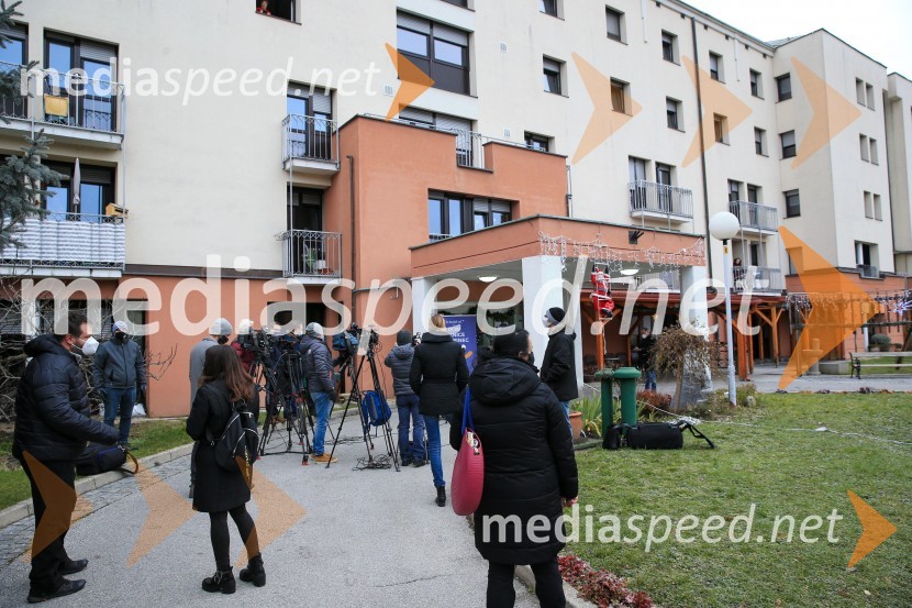 Dom Danice Vogrinec, Maribor, enota Veselova 3, Borova vasV Sloveniji pričetek cepljenja proti novemu korona virusu Covid19