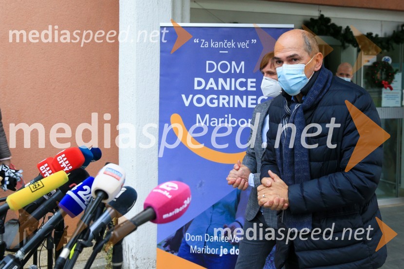 mag. Marko Slavič, direktor Doma Danice Vogrinec;  Janez Janša, predsednik vlade RSV Sloveniji pričetek cepljenja proti novemu korona virusu Covid19