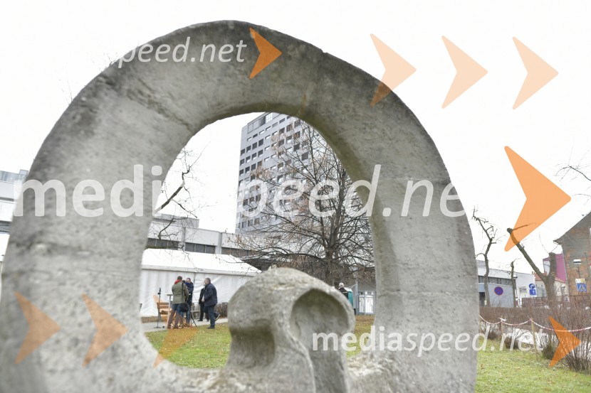 UKC MariborV Sloveniji pričetek cepljenja proti novemu korona virusu Covid19