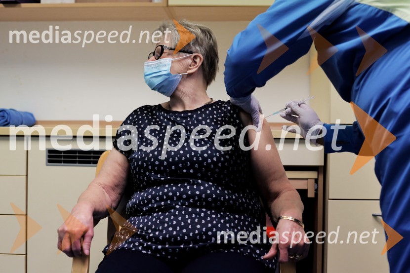  Angelca Butenko, porotnica, svetnicaV Sloveniji pričetek cepljenja proti novemu korona virusu Covid19