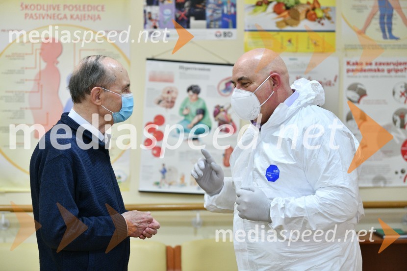 msgr. dr. Franc Kramberger, upokojeni mariborski nadškof; dr.med. Jožef Kramberger, direktor, ZD LenartV Sloveniji pričetek cepljenja proti novemu korona virusu Covid19