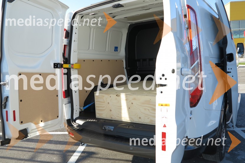 Ford Custom Active & Trail, slovenska predstavitev