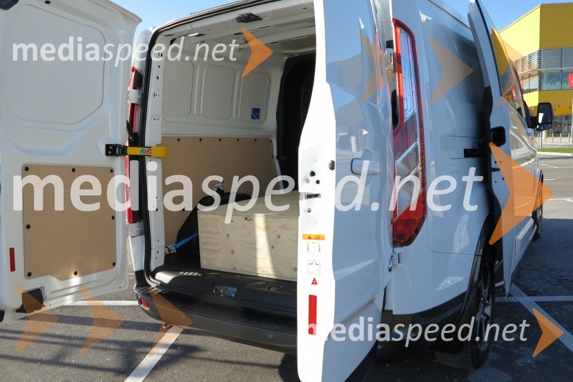 Ford Custom Active & Trail, slovenska predstavitev