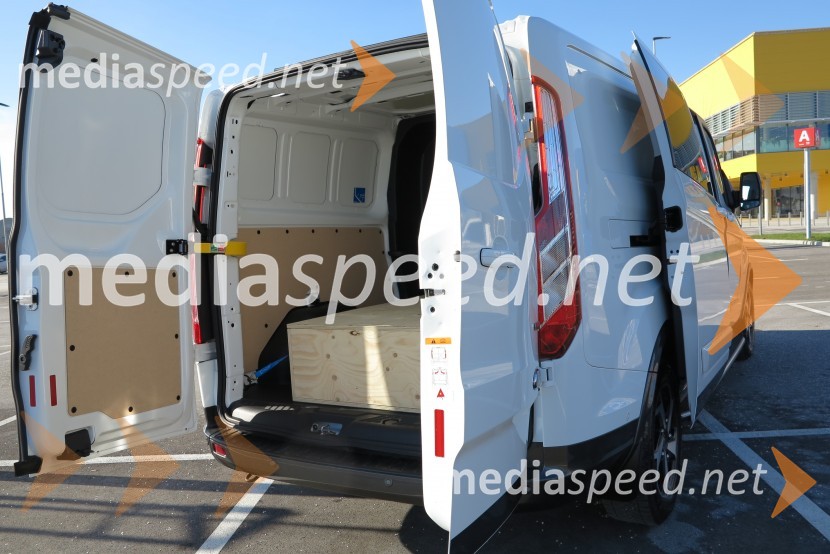 Ford Custom Active & Trail, slovenska predstavitev