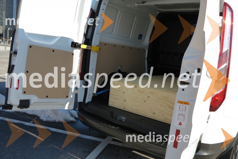 Ford Custom Active & Trail, slovenska predstavitev