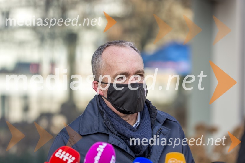 prim. doc. dr. Jernej Završnik, dr. med., spec., direktor Zdravstvenega doma dr. Adolfa DrolcaMilan Krek obiskal ZD Maribor