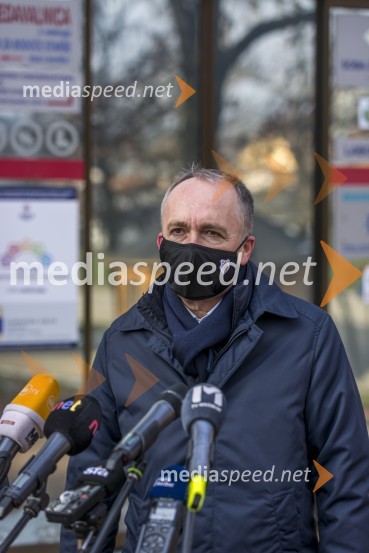 prim. doc. dr. Jernej Završnik, dr. med., spec., direktor Zdravstvenega doma dr. Adolfa DrolcaMilan Krek obiskal ZD Maribor