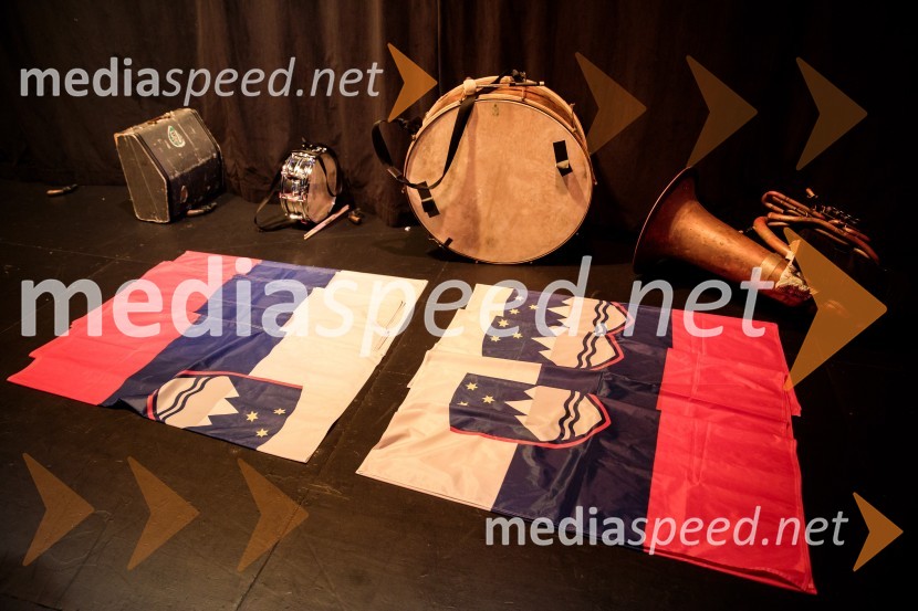 Preklet naj bo izdajalec svoje domovine!, Slovensko mladinsko gledališče