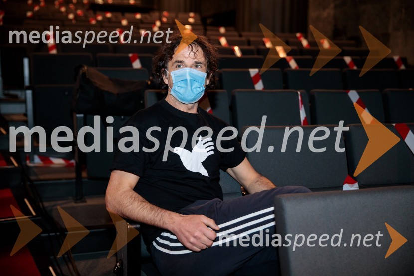 Preklet naj bo izdajalec svoje domovine!, Slovensko mladinsko gledališče