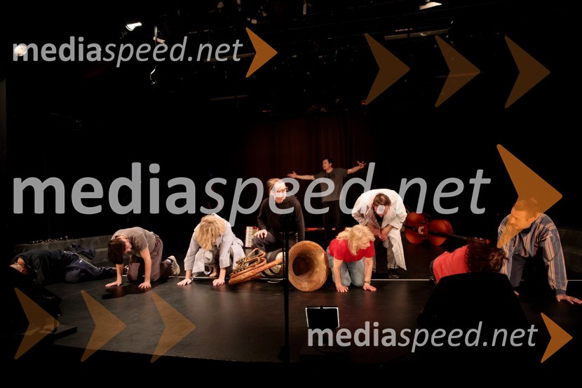  Uroš Maček, igralec;  Matija  Vastl, igralec;  Uroš Kaurin, igralec;  Primož Bezjak, igralec;  Olga Grad, igralka;  Boris  Šeparović, igralec;  Matej Recer, igralecPreklet naj bo izdajalec svoje domovine!, Slovensko mladinsko gledališče