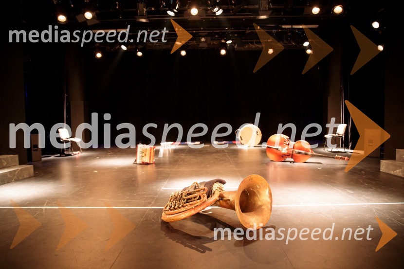 Preklet naj bo izdajalec svoje domovine!, Slovensko mladinsko gledališče