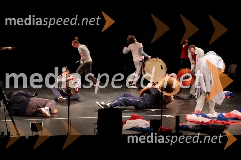 Preklet naj bo izdajalec svoje domovine!, Slovensko mladinsko gledališče