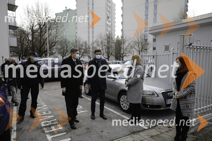  Srečko Šestan, poveljnik, Civilna zaščita Republike Slovenije;  Borut Pahor, predsednik Republike Slovenije;  Matjaž Rakovec, župan Mestne občine Kranj;  ... ;  ... Borut Pahor na obisku v Mestni Občini Kranj