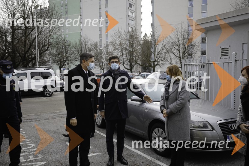  Borut Pahor, predsednik Republike Slovenije;  Matjaž Rakovec, župan Mestne občine Kranj;  ... Borut Pahor na obisku v Mestni Občini Kranj